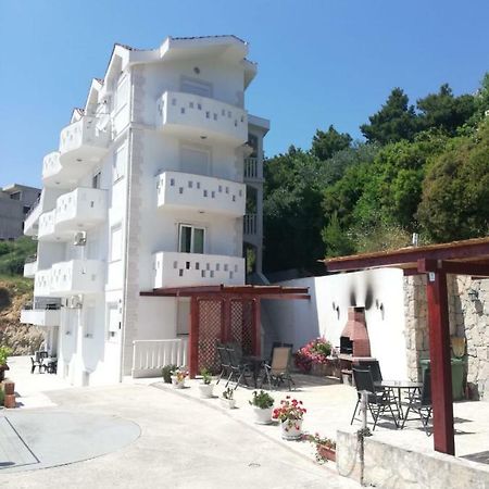 Apartments Malou Baška Voda エクステリア 写真