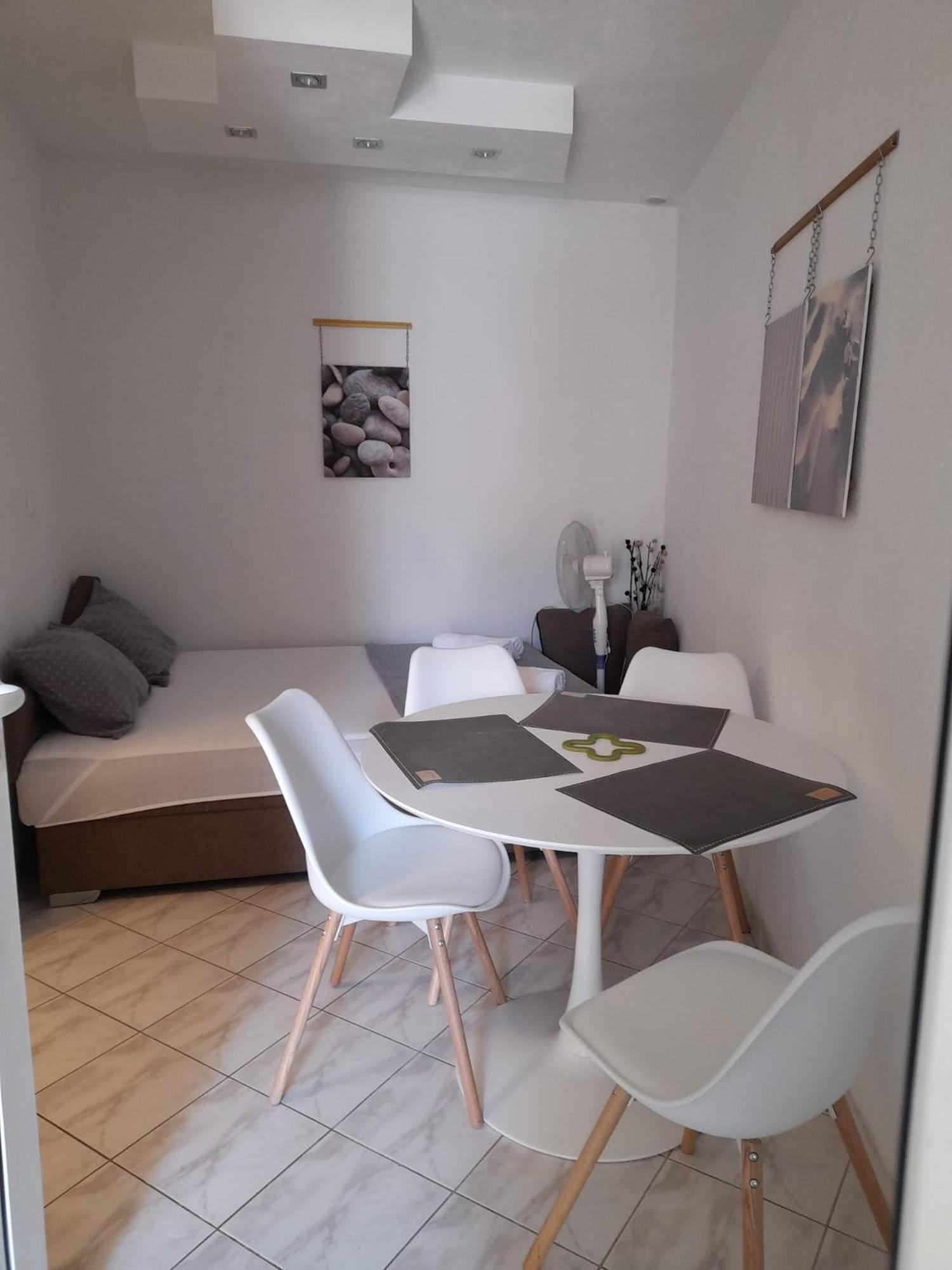 Apartments Malou Baška Voda 部屋 写真