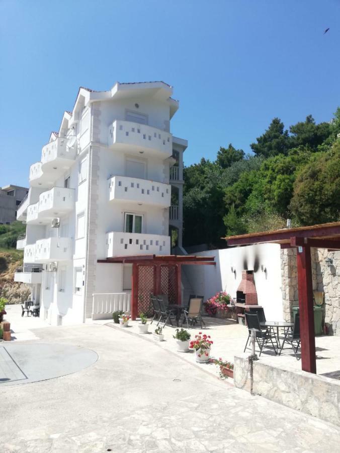 Apartments Malou Baška Voda エクステリア 写真